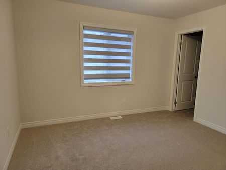 For Lease - 1486 Davis Loop, Innisfil, Ontario - Photo 4