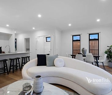 4 BEDROOM TOWNHOUSE AVAILABLE! - Photo 2