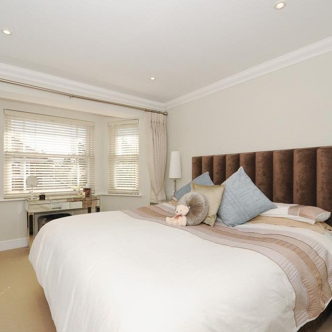 4 bedroom semi-detached house to rent - Photo 1