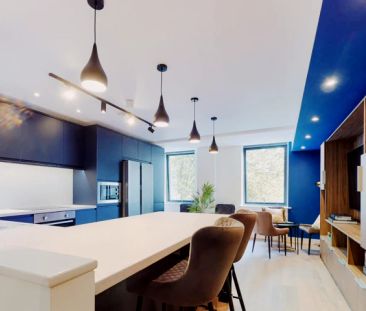 Studio Executive - Photo 6