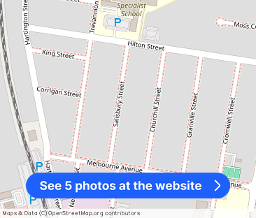 “Charming Glenroy Home Awaits You” - Photo 1