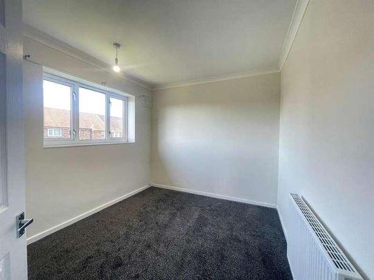 Legard Drive, Hull, HU10 - Photo 1