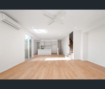 1/20 Waterton Street, Annerley, Qld 4103 - Photo 2
