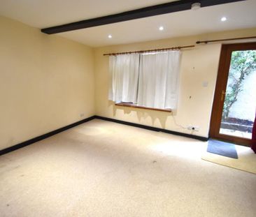 2 bedroom semi-detached house to rent - Photo 4