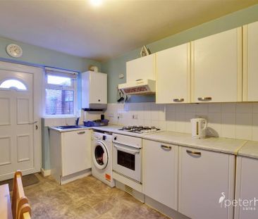 2 bedroom flat to rent - Photo 5