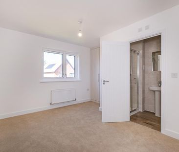 2 bedroom end of terrace house to rent - Photo 4