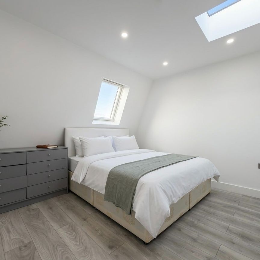 1 Bed Flat, Arthur Road, SW19 - Photo 1