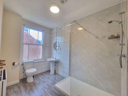 4 bedroom terraced house to rent - Photo 3