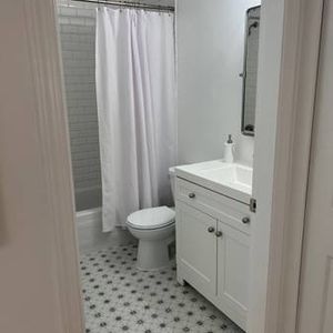 $1900 - FURNISHED STUDIO IN RILEY PARK/FRASERH - Photo 2