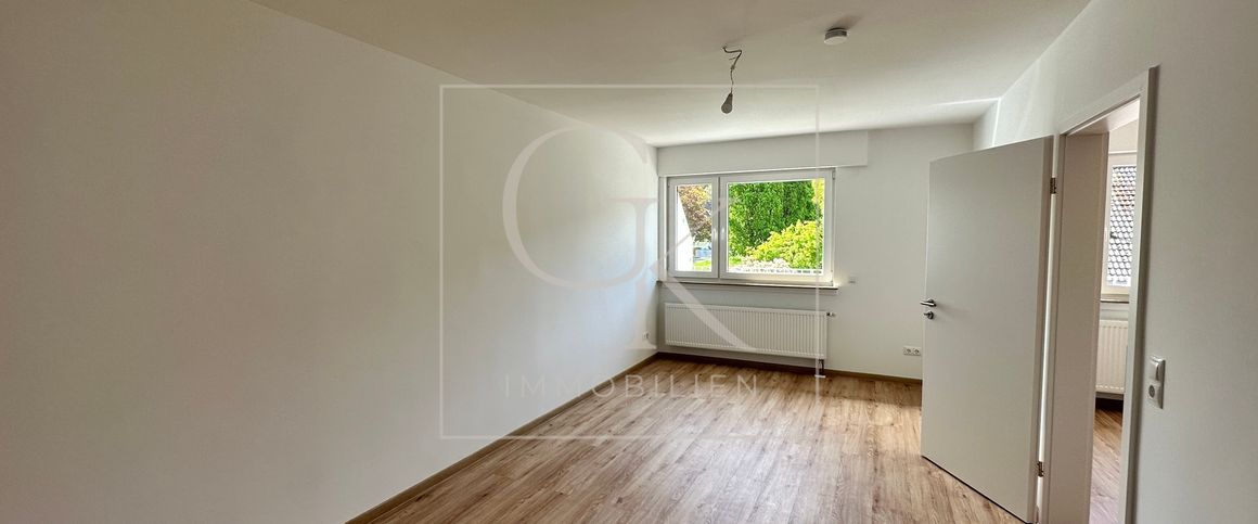 Erstbezug nach Modernisierung von lichtdurchfluteter OG-Wohnung mit großem Balkon - Photo 1