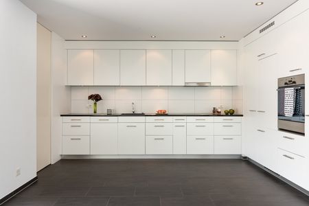 "Modern and lakeside living - Your search ends here!" - Photo 3