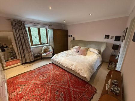 5 bedroom detached house to rent - Photo 2