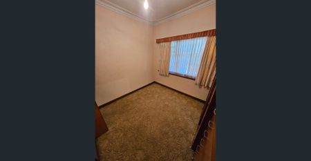 Family Home ready for move in - Photo 2