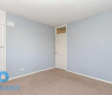 Stirling Grove, Clifton, NG11 - Photo 2