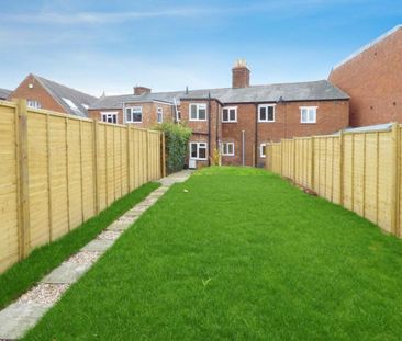 2 bedroom terraced house to rent - Photo 4