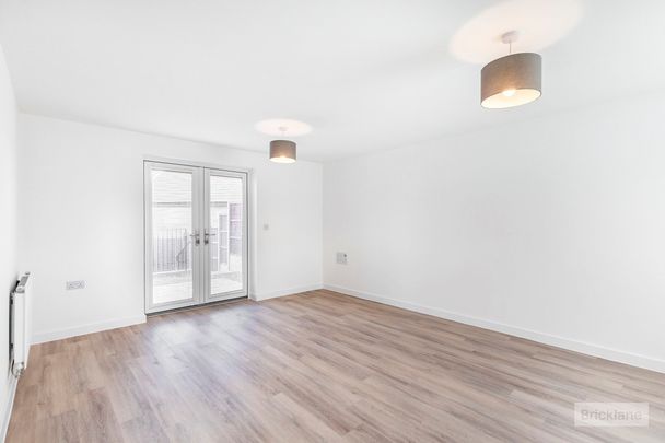 Shale Meadow, Wellingborough - Photo 1