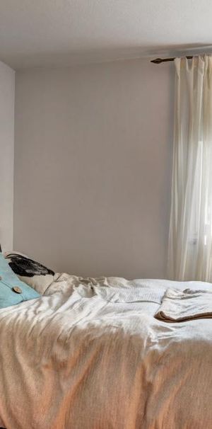 JOLI 3 1/2 RÉNOVÉ TOUT BÉTON - LIBRE - Photo 1