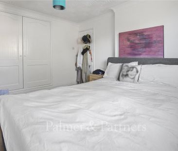3 bedroom end of terrace house to rent - Photo 4