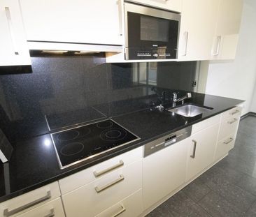 Helle und moderne Wohnung an zentraler Lage - Photo 3