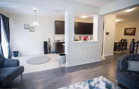 For Lease - 96 Warner Lane, Brantford, Ontario - Photo 3