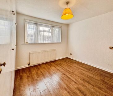 2 bedroom end of terrace house to rent - Photo 3