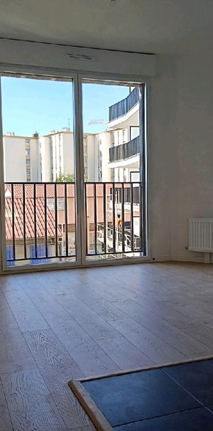 Location Appartement 2 pièces 40m² AUBERVILLIERS 93300 - Photo 1