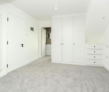 4 bedroom detached bungalow to rent - Photo 2