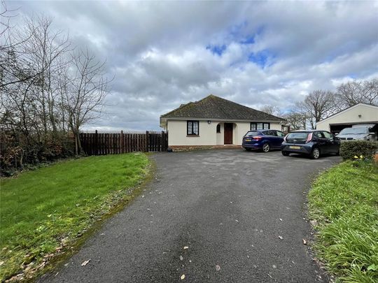 4 bedroom bungalow to rent - Photo 1