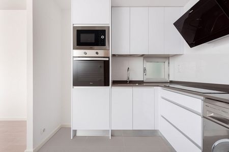 Piso de alquiler en La Rioja, 49, Villanueva de la Cañada ciudad - Photo 2