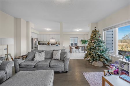 For Lease - 76 Oakmont Drive, Loyalist, Ontario - Photo 5