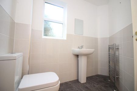 3 bedroom detached house to rent - Photo 3