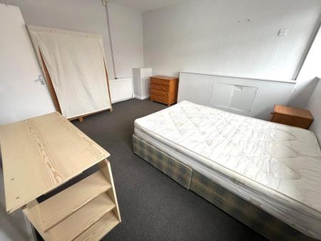 4 bedroom terraced house to rent - Photo 3