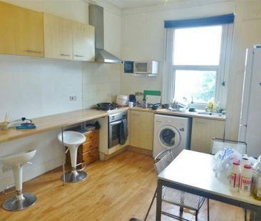 3 bedroom flat share to rent - Photo 6