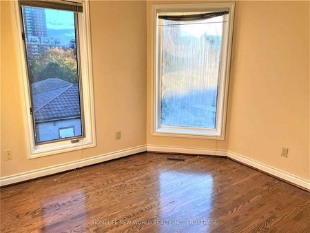 For Lease - 8 Conland Avenue Unit# B, Toronto, Ontario - Photo 4