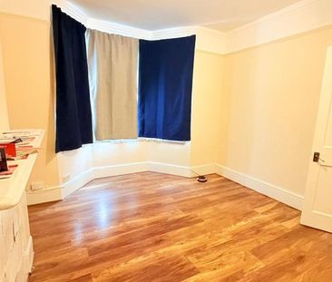 4 bedroom terraced house to rent - Photo 6