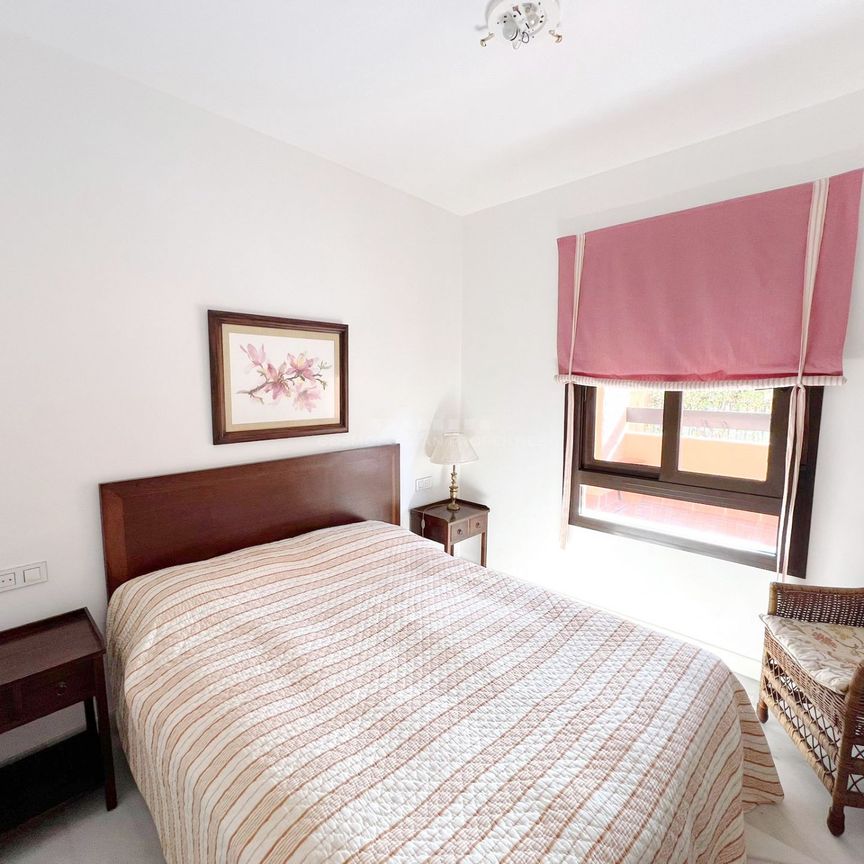 Fantástico apartamento a pocos metros de la playa en Hacienda del Sol, Estepona - Photo 1