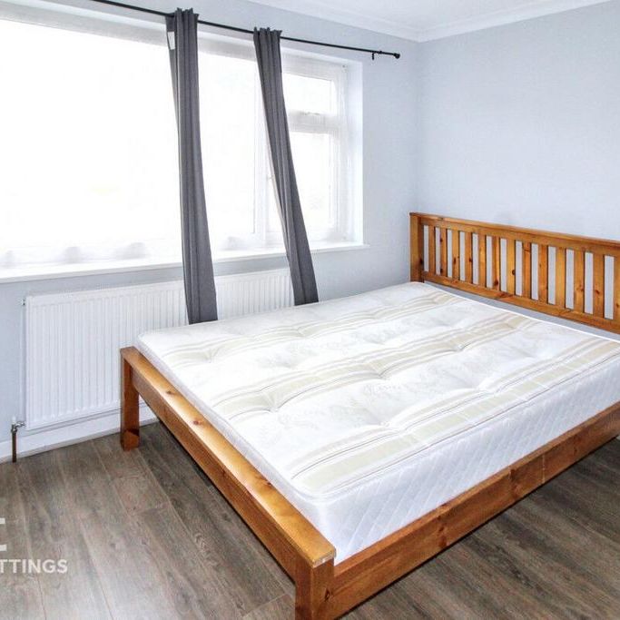 6 bedroom detached house to rent - Photo 1