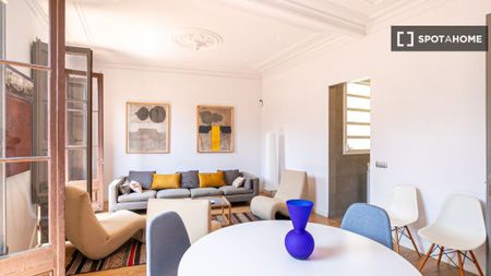 3 room luxury Apartment for rent in Barcelona, Spain - Photo 2