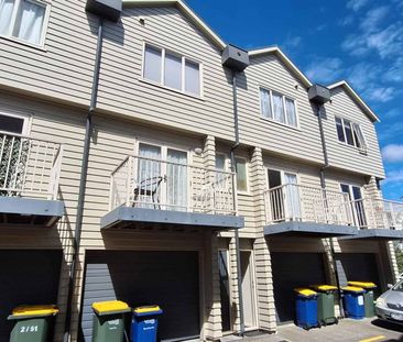 Three-Bedroom Townhouse in a Secure Gated Complex - Photo 5