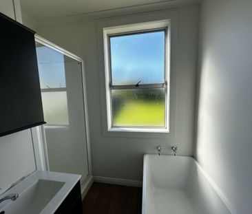 Charming Saint Kilda Rental Awaits You! - Photo 1