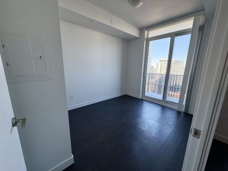 For Lease - 8 Eglinton Avenue Unit# 3109, Toronto, Ontario - Photo 4