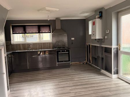 3 bedroom detached house to rent - Photo 5