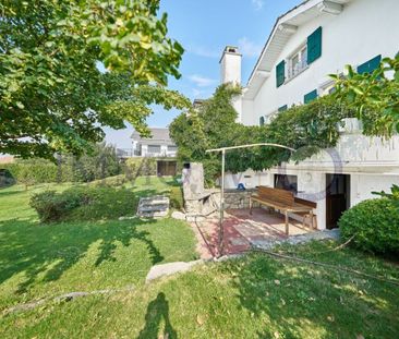SPACIOUS AND DETACHED WITH LARGE GARDEN - Photo 6