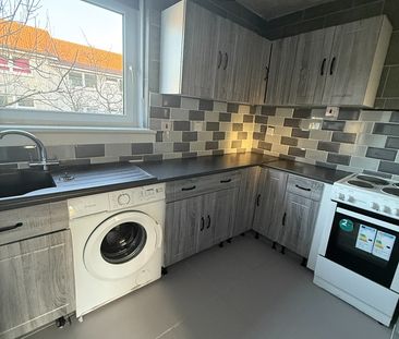 1 Bed Flat, Maxwell Drive, G41 - Photo 3