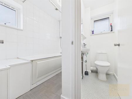 3 bedroom end of terrace house to rent - Photo 5