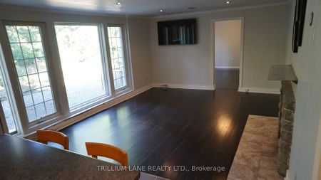 Detached Home For Lease | E8129600 - Photo 3