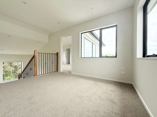 Brand new 5 bedroom family home - Photo 1