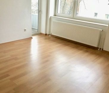 Auf gute Nachbarschaft - schicke 2-Zimmer-Wohnung mit Balkon - Photo 1