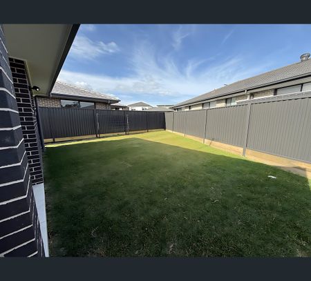 12 Flood Ave, Austral, NSW 2179 - Photo 3