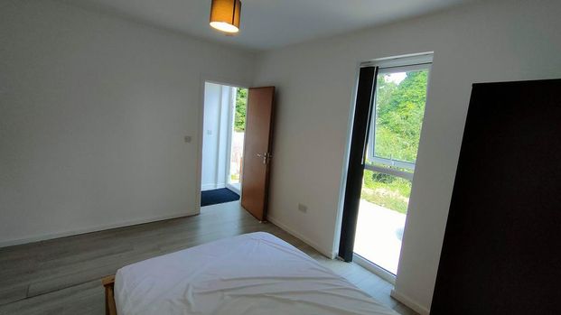 House of multiple occupation to rent - Photo 1